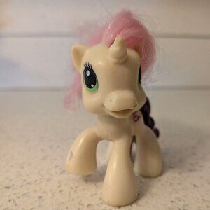 2009 My Little Pony McDonalds Unicorn Sweetie Belle White Pink Hair 2 1/2"